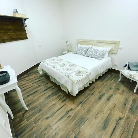 La Suite Di Laura Неаполь Экстерьер фото
