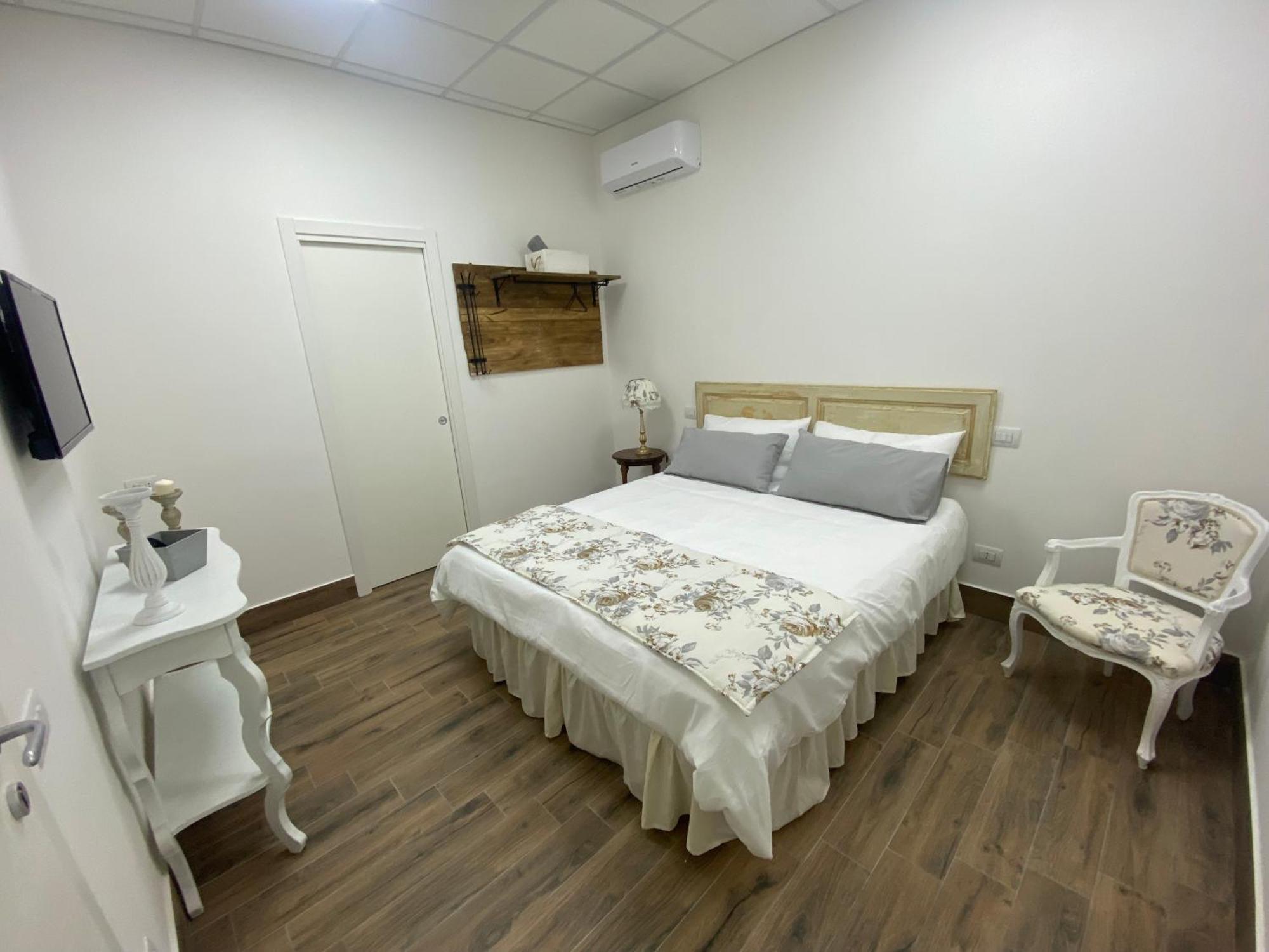 La Suite Di Laura Неаполь Экстерьер фото